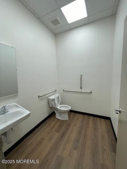 Bathroom, Interior, Recessed Lighting, Wood Texture Flooring