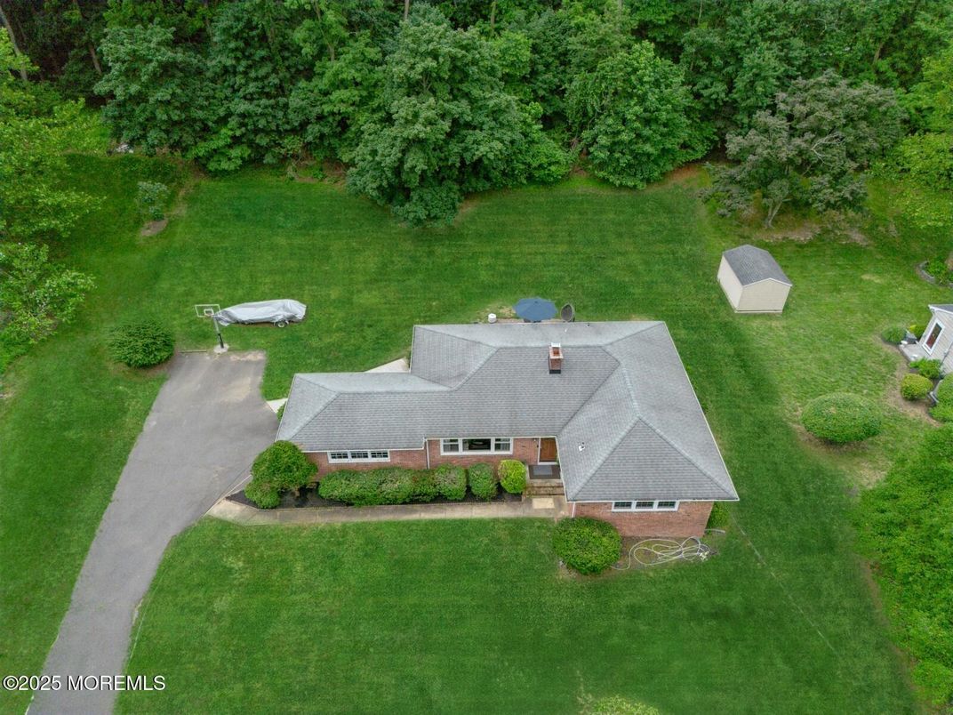 Exterior, Drone