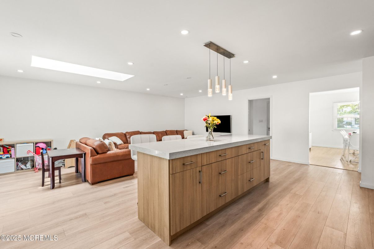 Interior, Kitchen, Living room, Pendant Lights, Recessed Lighting, Wood Texture Flooring