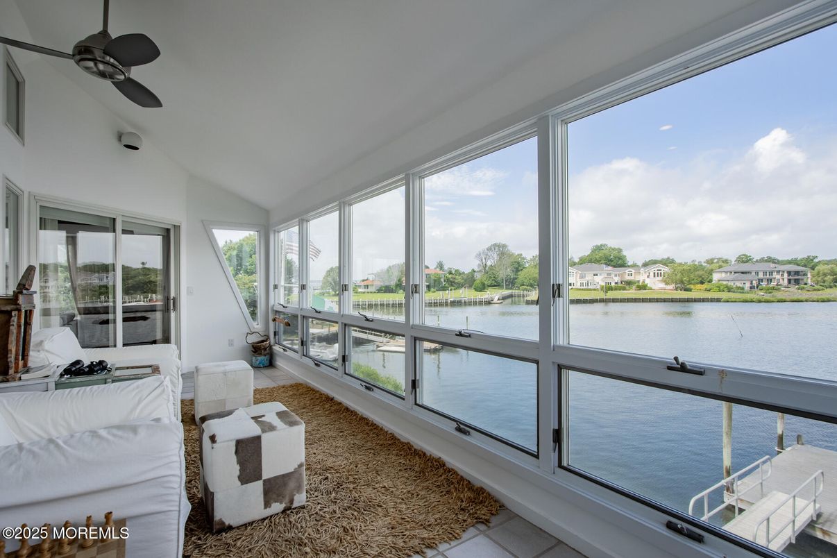 Interior, Sun Room, Water