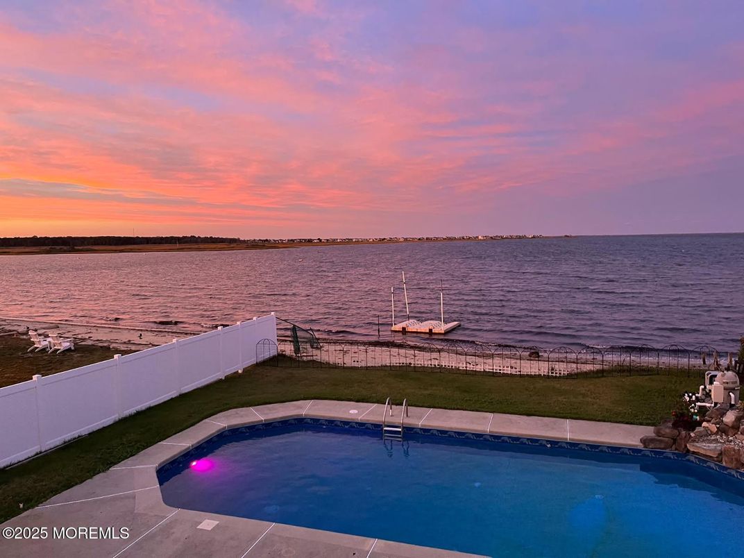 Exterior, Pool, Water