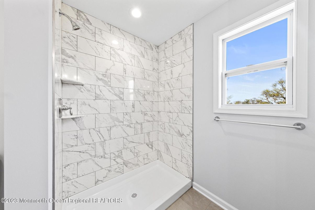 Bathroom, Interior, Marble Walls, Recessed Lighting
