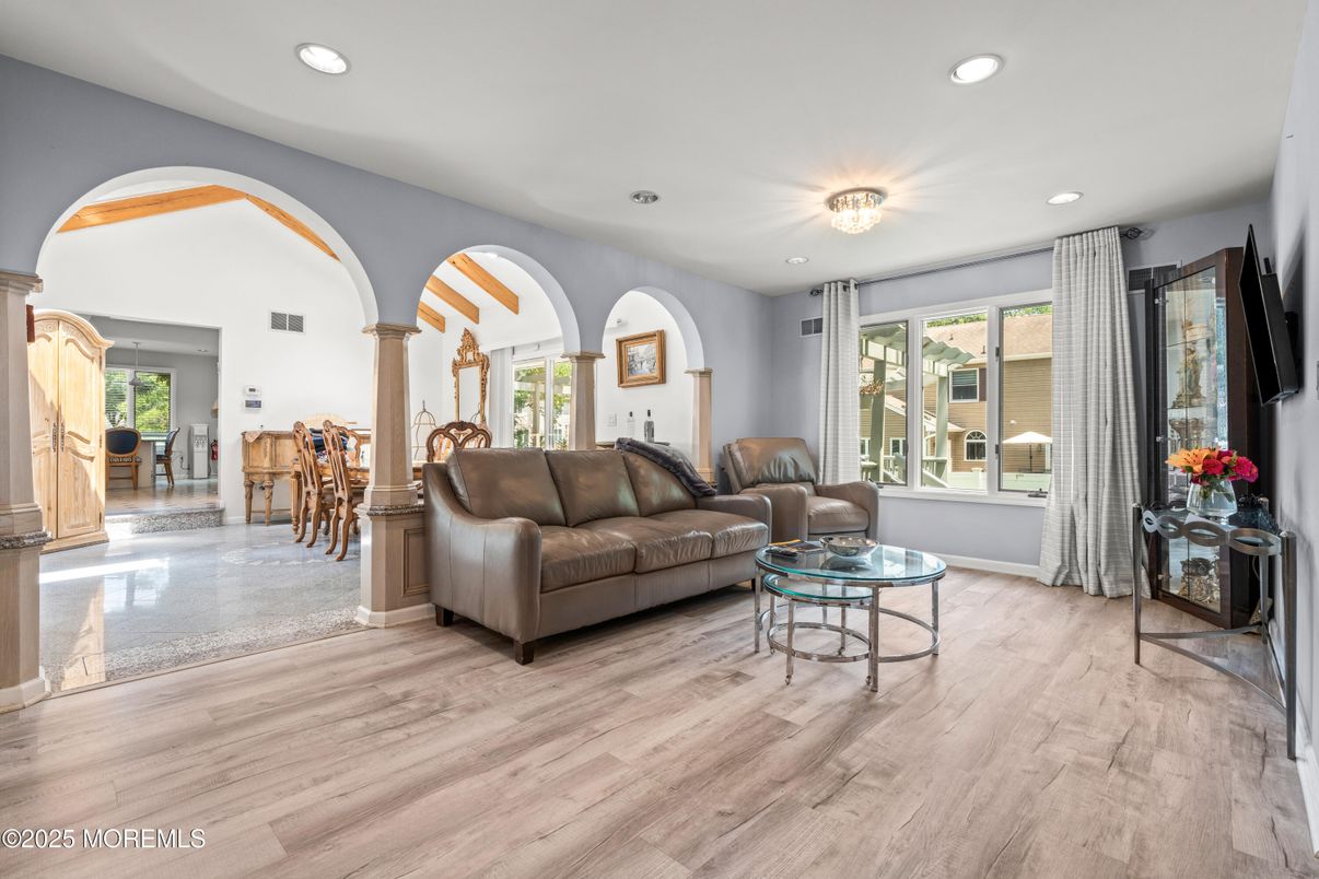 Interior, Living room, Recessed Lighting, Wood Texture Flooring