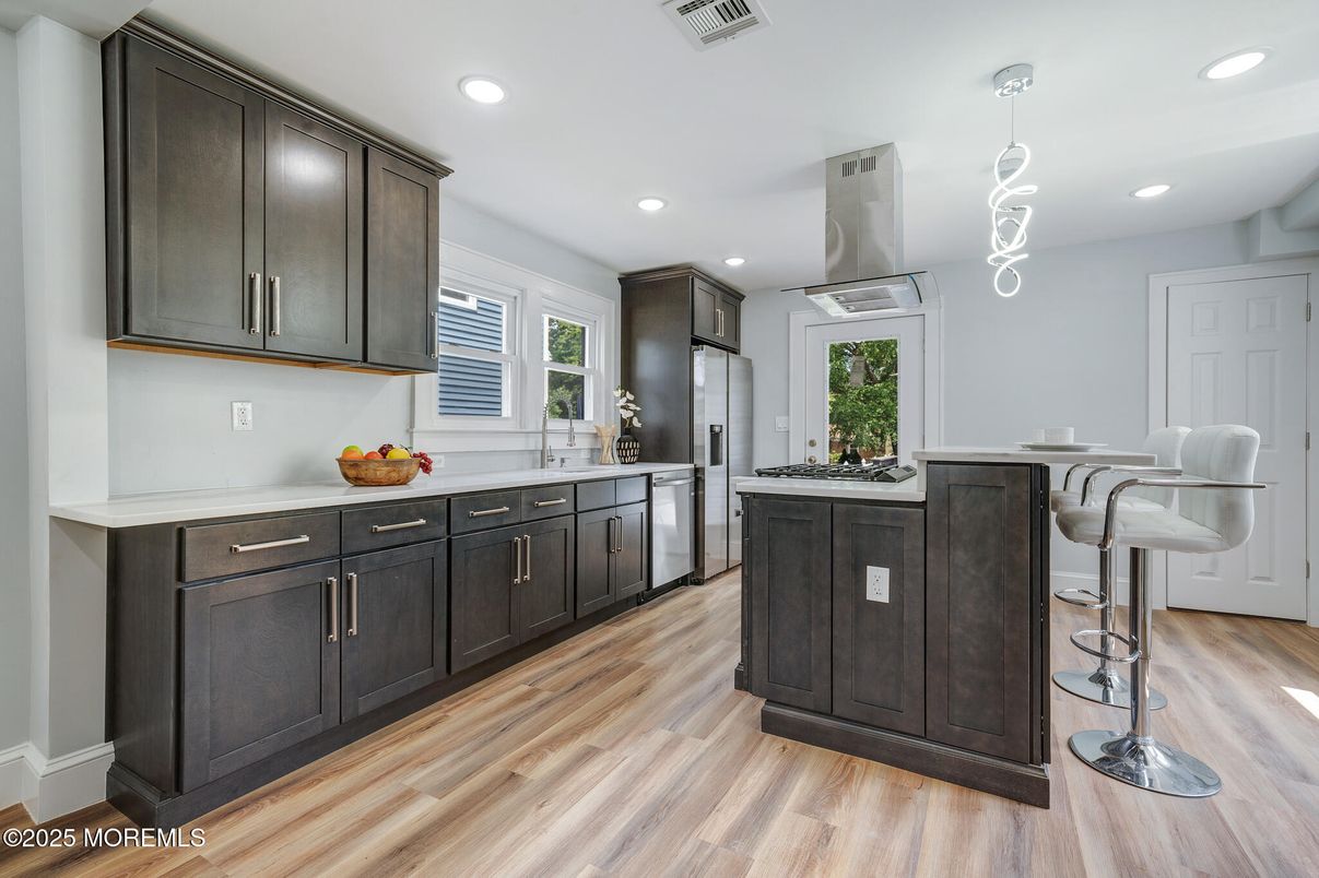 Interior, Kitchen, Pendant Lights, Recessed Lighting, Wood Texture Flooring