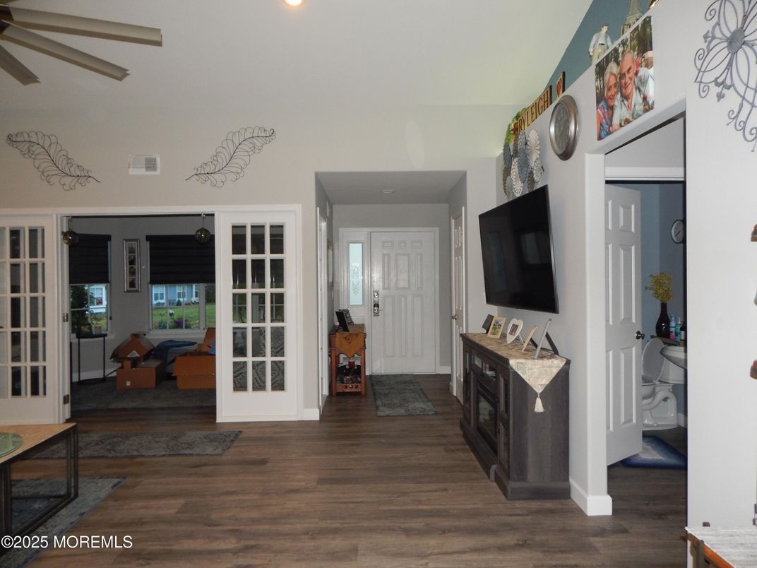 Interior, Recessed Lighting, Wood Texture Flooring