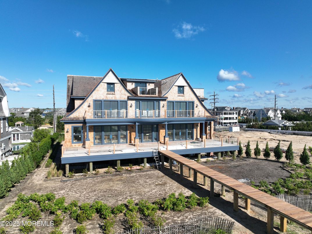 Exterior, Facade, Queen Anne Victorian