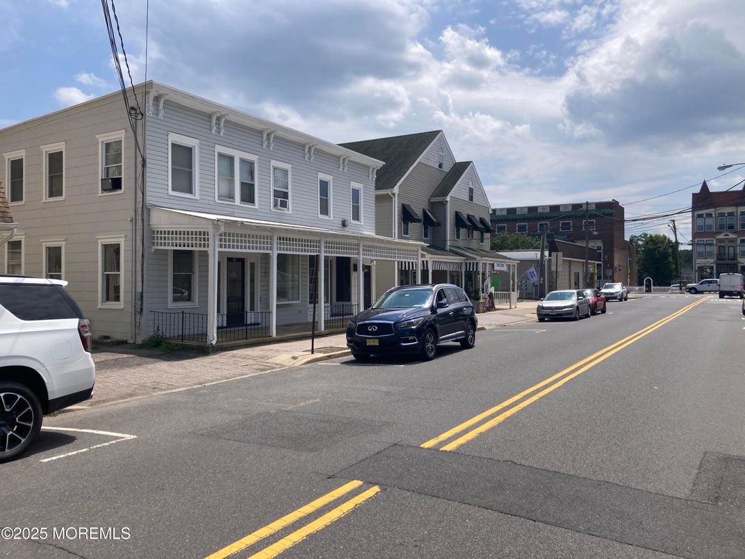 Exterior, Facade, Rowhouse