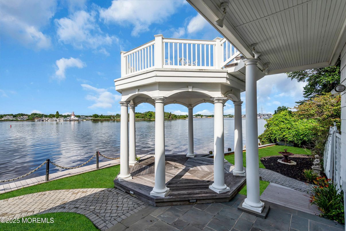 Exterior, Water