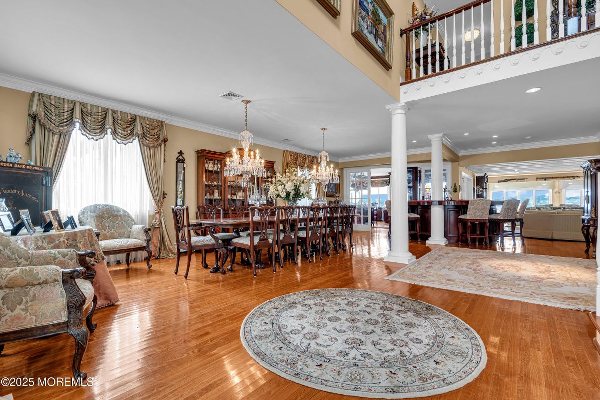 Chandelier, Dining room, Interior, Recessed Lighting, Wood Texture Flooring