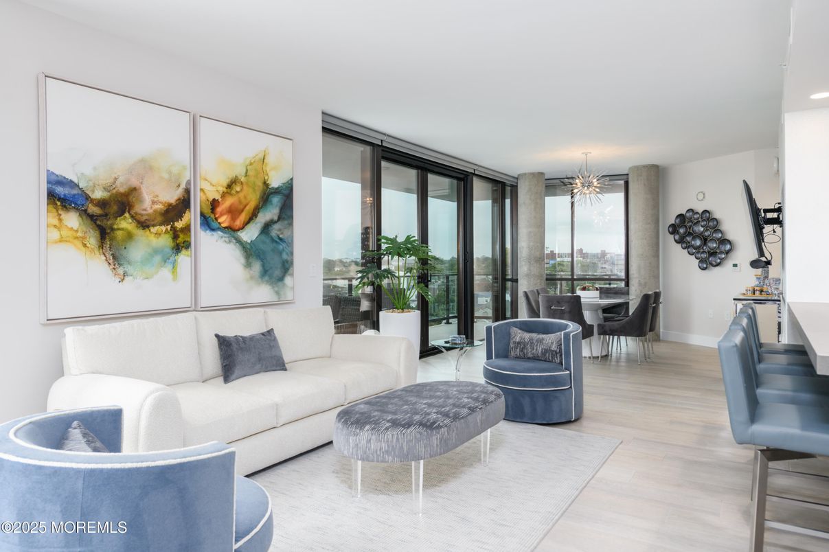 Chandelier, Dining room, Interior, Living room, Recessed Lighting, Wood Texture Flooring