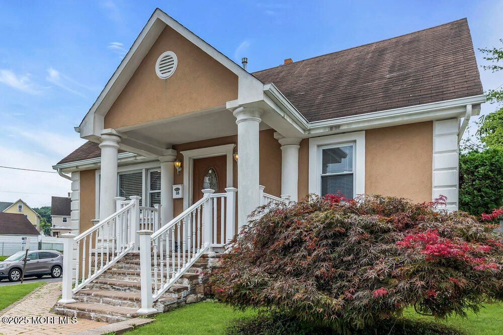 Exterior, Facade, American Craftsman