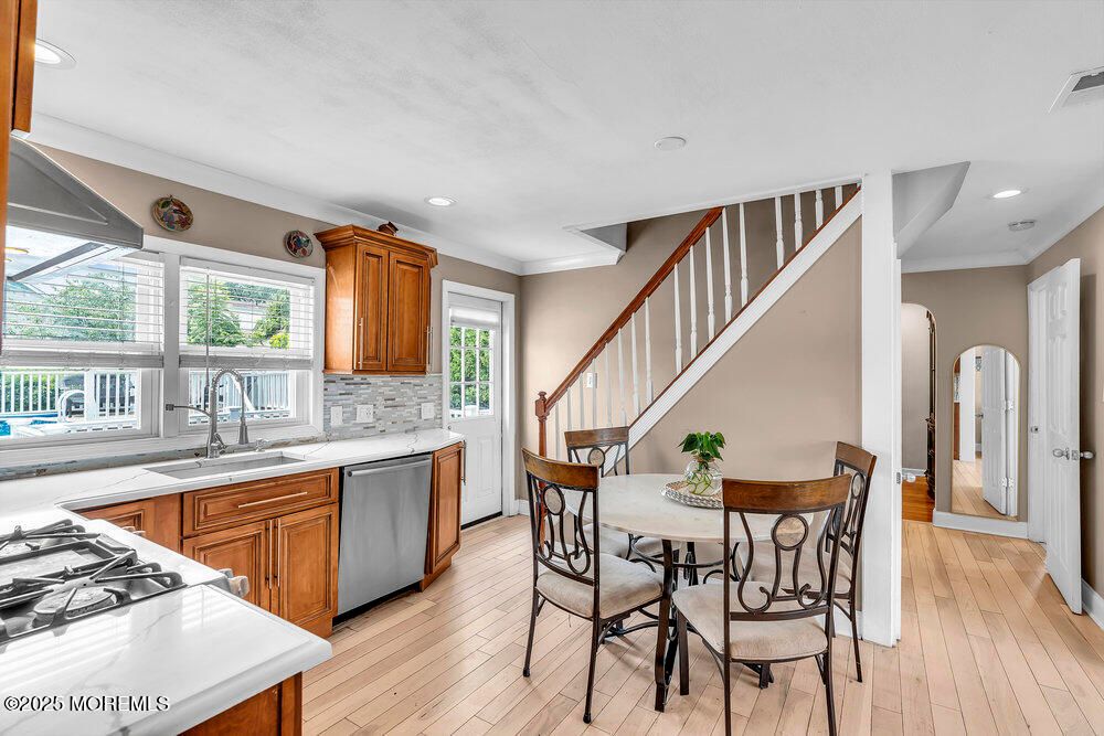 Dining room, Interior, Kitchen, Recessed Lighting, Wood Texture Flooring