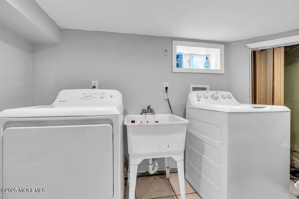 Interior, Washer