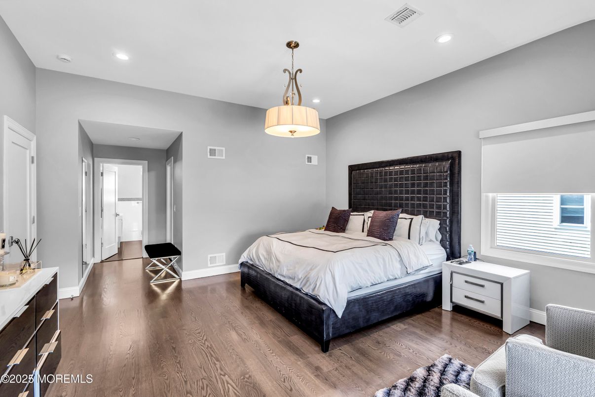 Bedroom, Interior, Pendant Lights, Recessed Lighting, Wood Texture Flooring
