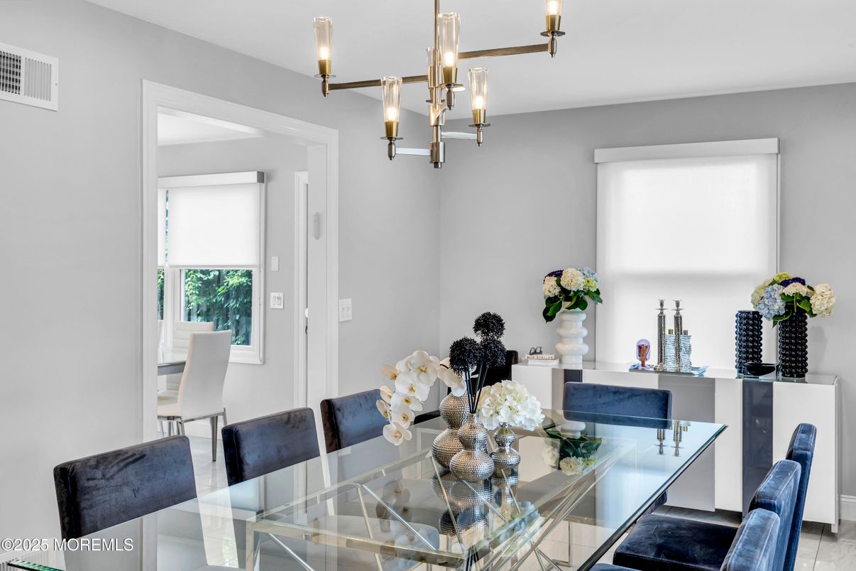 Chandelier, Dining room, Interior