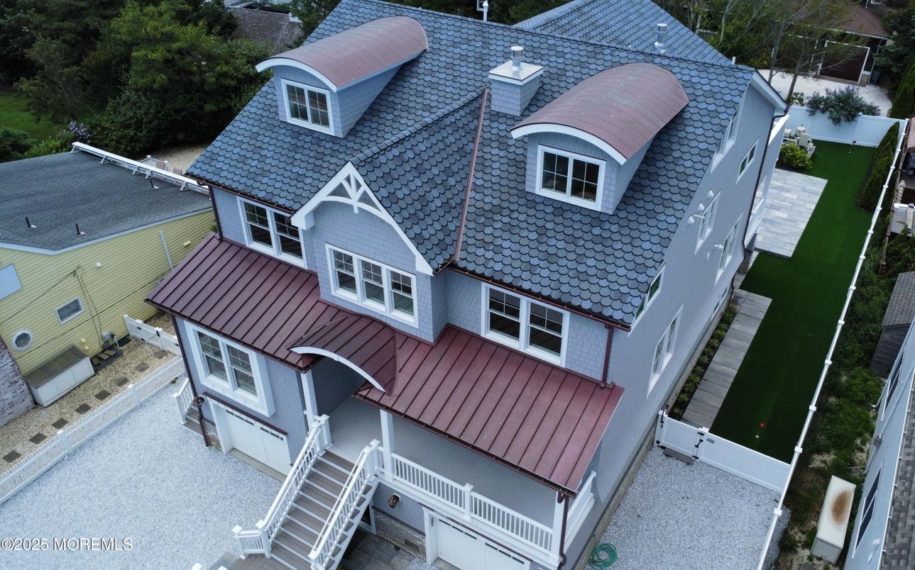 Exterior, Drone