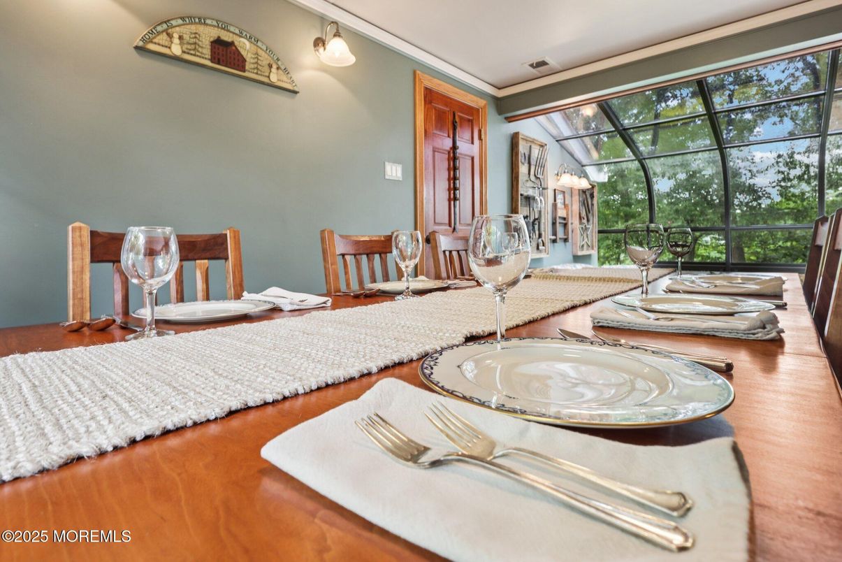 Dining room, Interior, Sun Room, Wood Texture Flooring