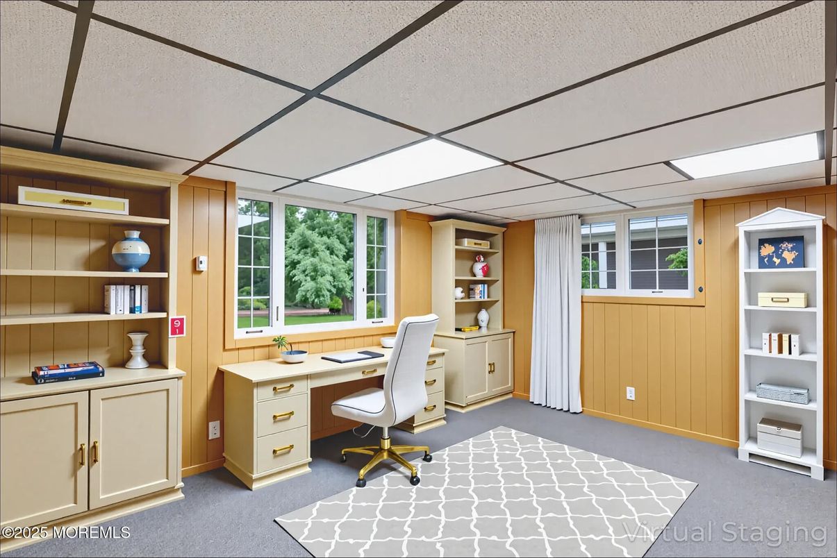 Home Office, Interior