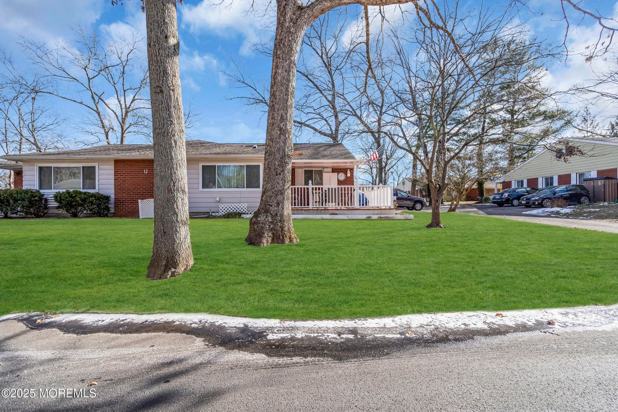 Backyard, Exterior, Facade, Ranch