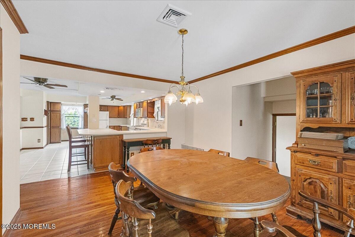 Chandelier, Dining room, Interior, Kitchen, Pendant Lights, Wood Texture Flooring