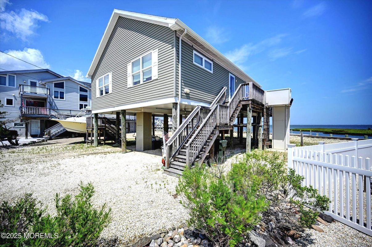 Backyard, Exterior, Water