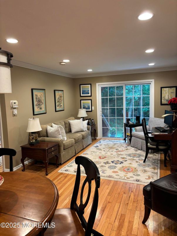 Interior, Living room, Recessed Lighting, Wood Texture Flooring