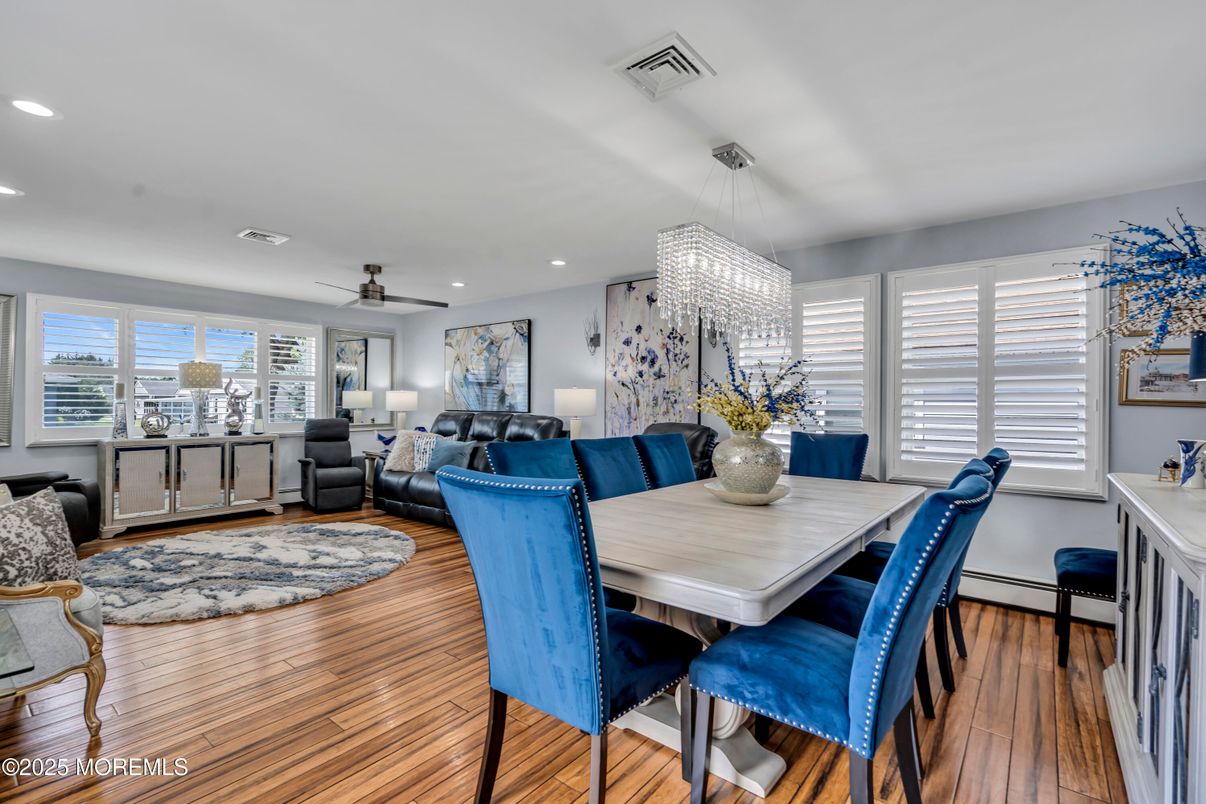 Chandelier, Dining room, Interior, Living room, Recessed Lighting, Wood Texture Flooring