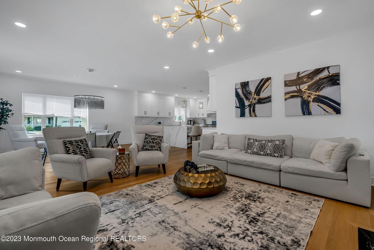 Dining room, Interior, Kitchen, Living room, Pendant Lights, Recessed Lighting, Wood Texture Flooring