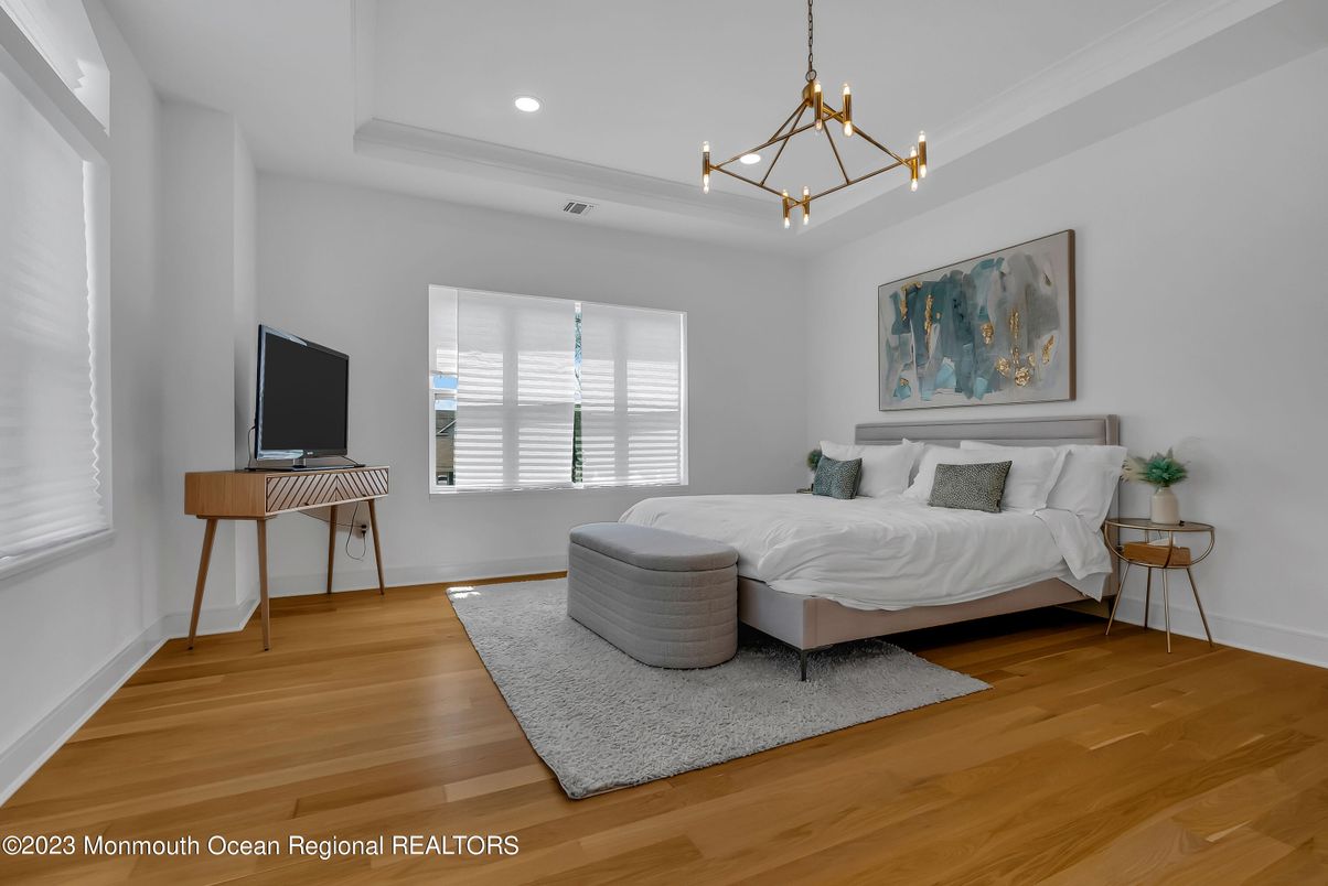 Bedroom, Interior, Pendant Lights, Recessed Lighting, Wood Texture Flooring