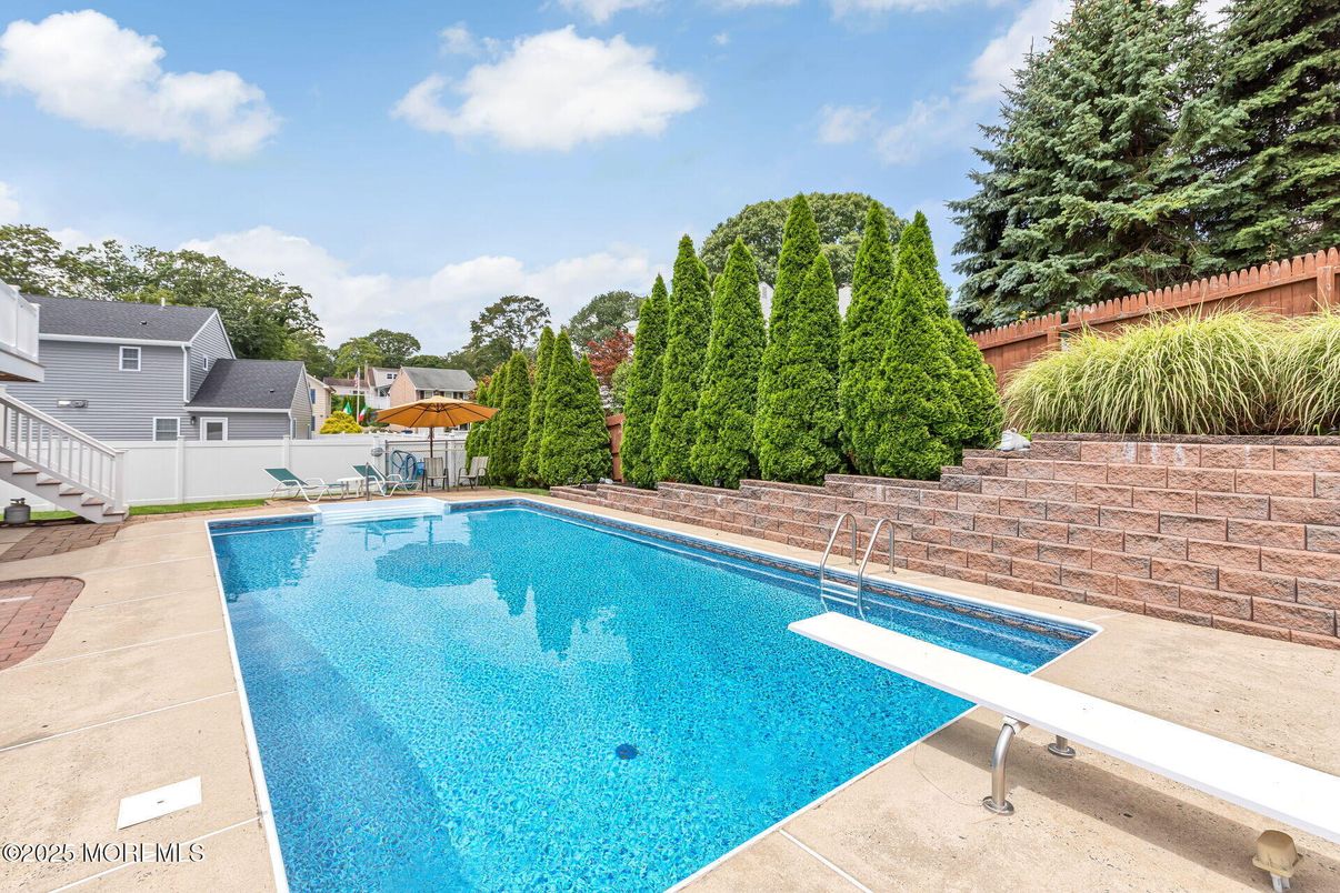 Exterior, Pool