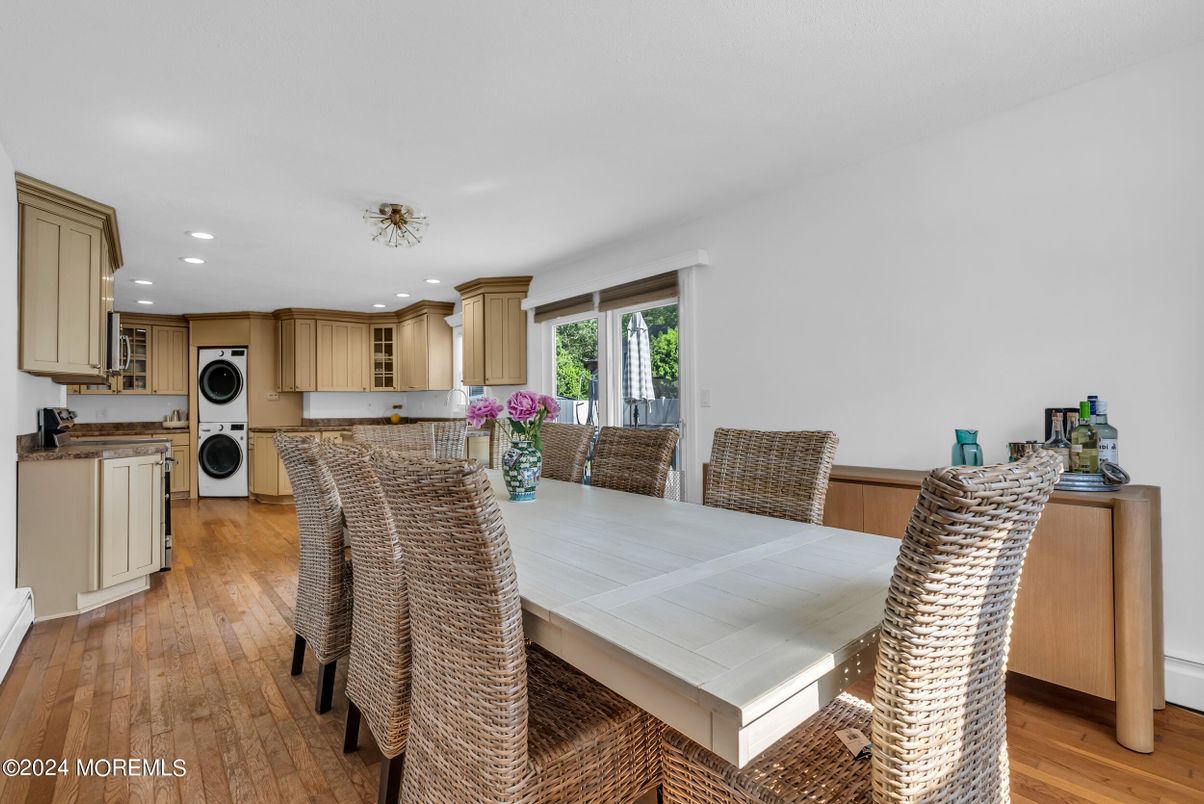 Dining room, Interior, Kitchen, Recessed Lighting, Washer, Wood Texture Flooring
