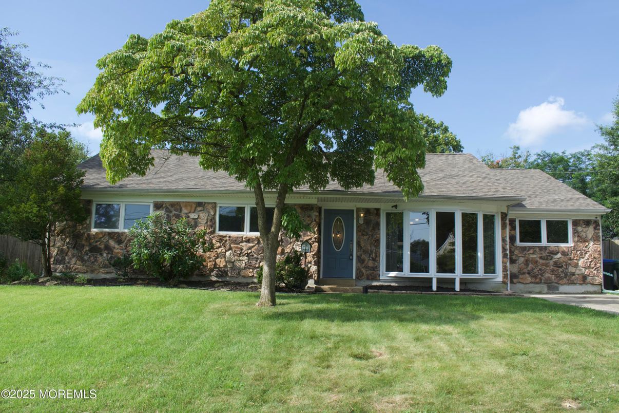 Backyard, Exterior, Facade, Ranch