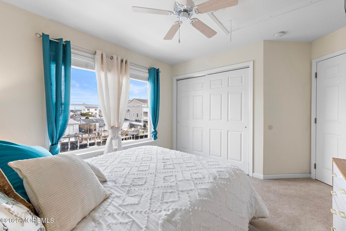 Bedroom, Interior, Water