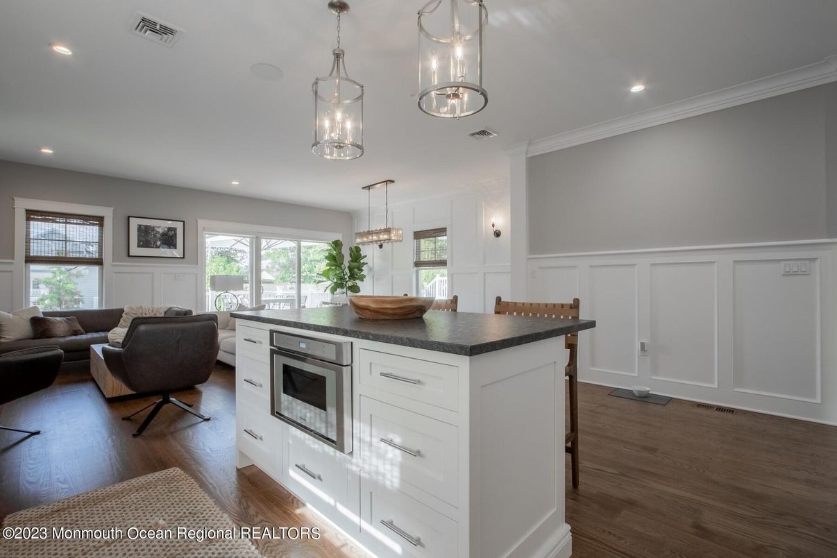 Interior, Kitchen, Living room, Pendant Lights, Recessed Lighting, Wood Texture Flooring