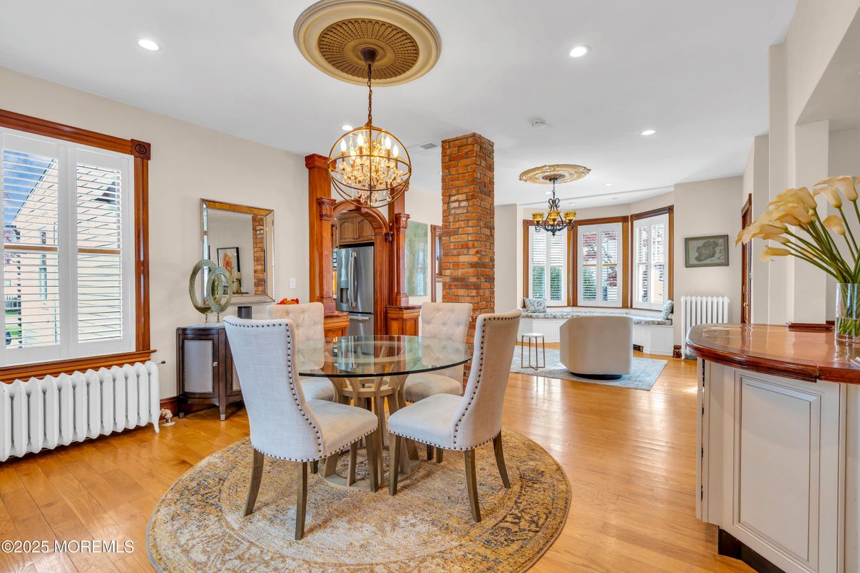 Chandelier, Dining room, Interior, Living room, Recessed Lighting, Wood Texture Flooring