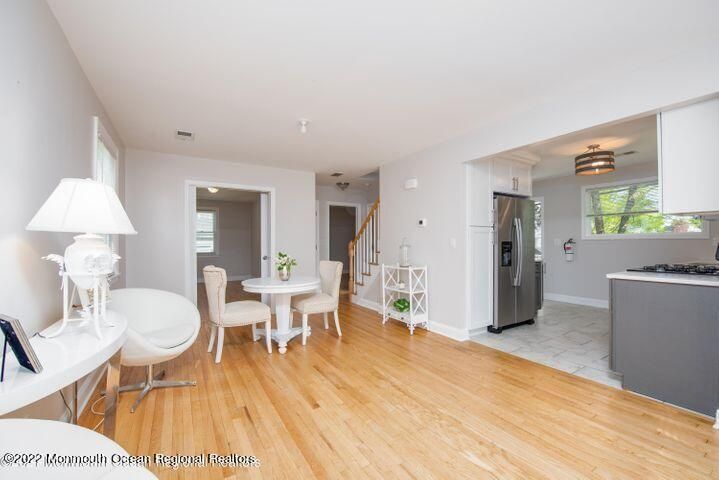 Dining room, Interior, Kitchen, Stainless Steel Appliances, Wood Texture Flooring