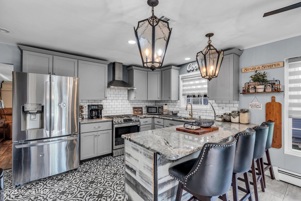 Interior, Kitchen, Pendant Lights, Recessed Lighting, Stainless Steel Appliances