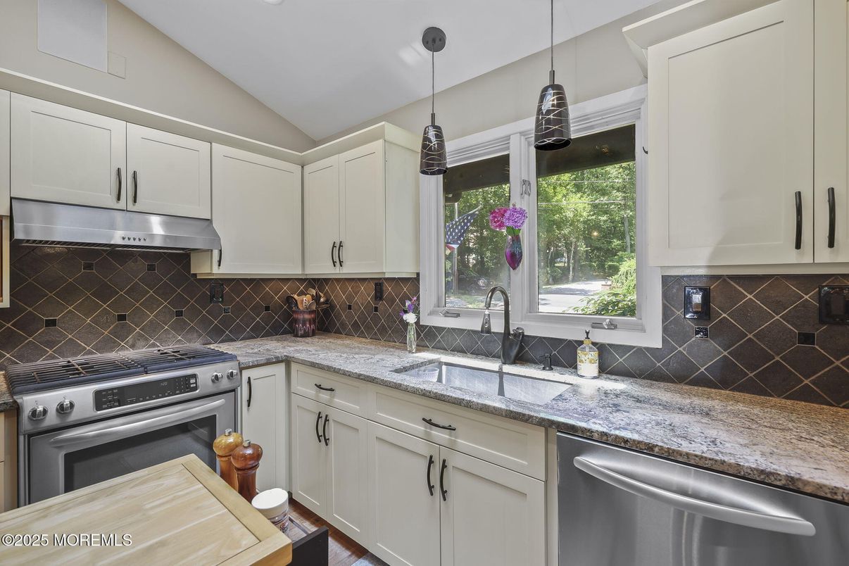 Interior, Kitchen, Pendant Lights, Recessed Lighting, Stainless Steel Appliances
