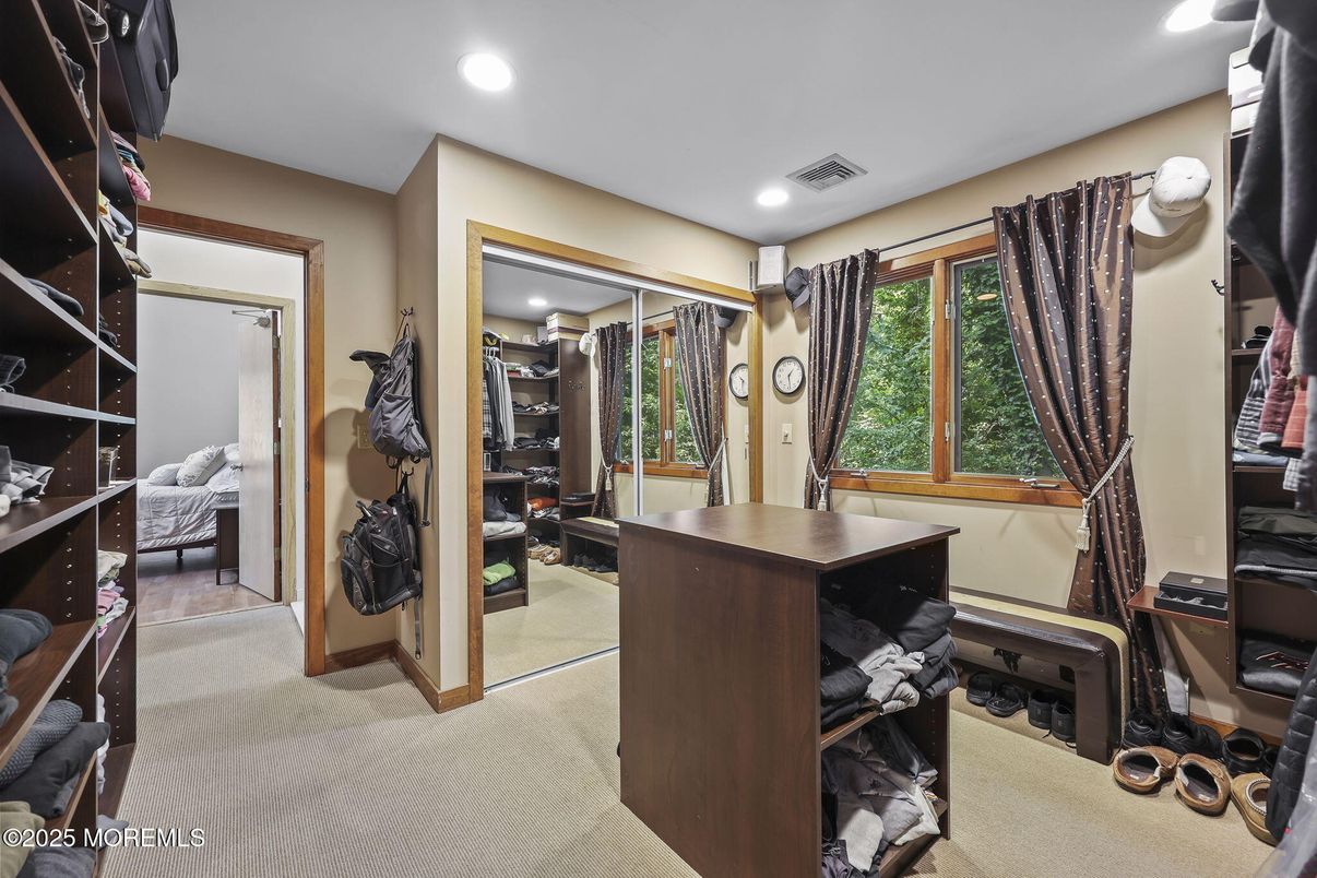 Fitness Equipment, Interior, Recessed Lighting, Walk-in Closets