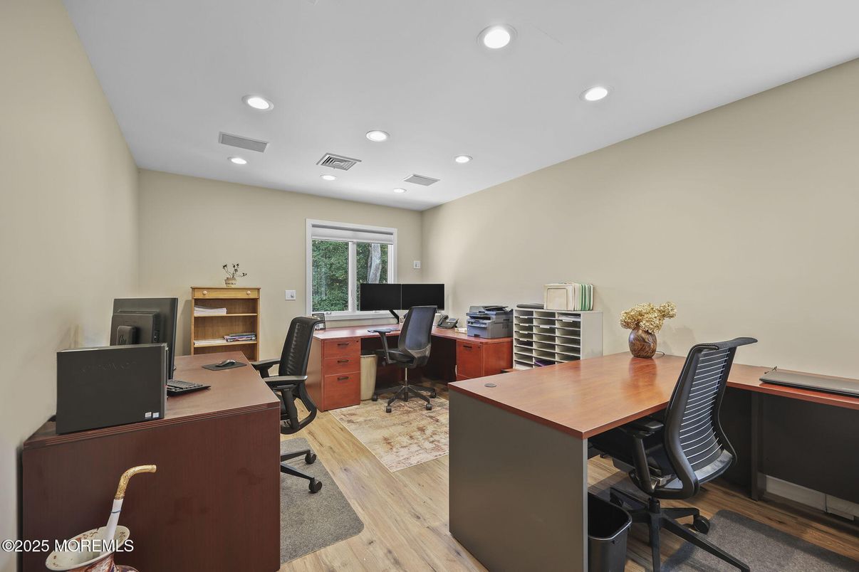 Home Office, Interior, Recessed Lighting, Wood Texture Flooring