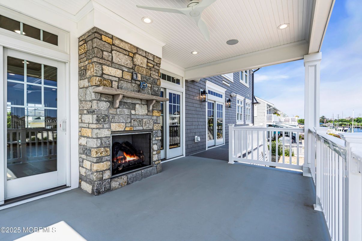 Exterior, Fireplace