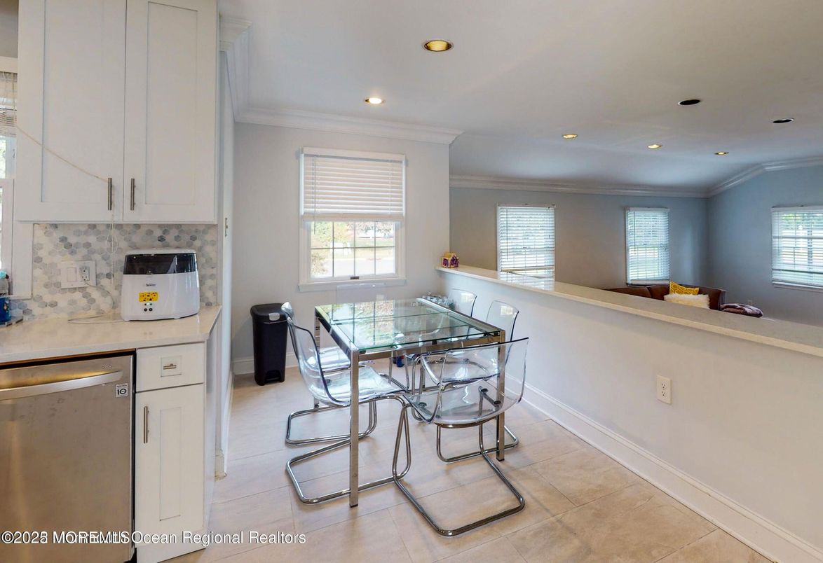 Dining room, Interior, Kitchen, Recessed Lighting
