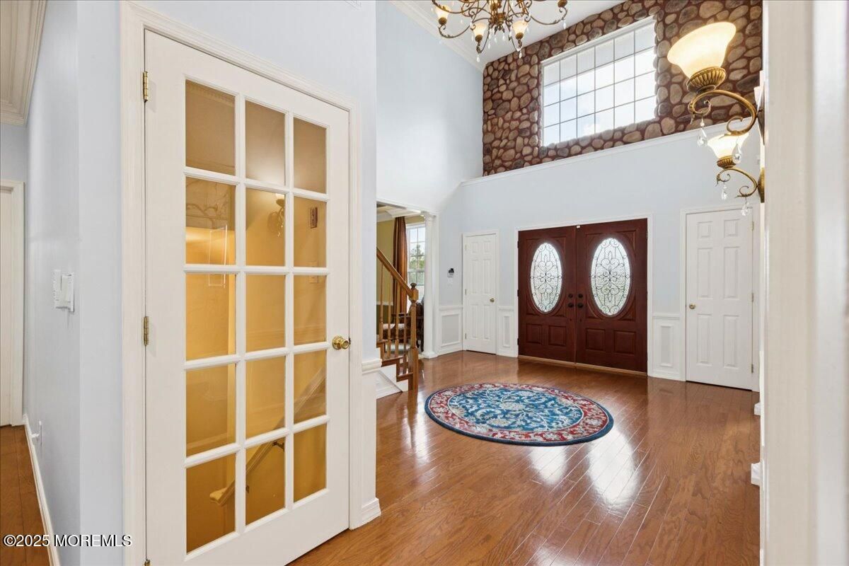 Chandelier, Interior, Wood Texture Flooring