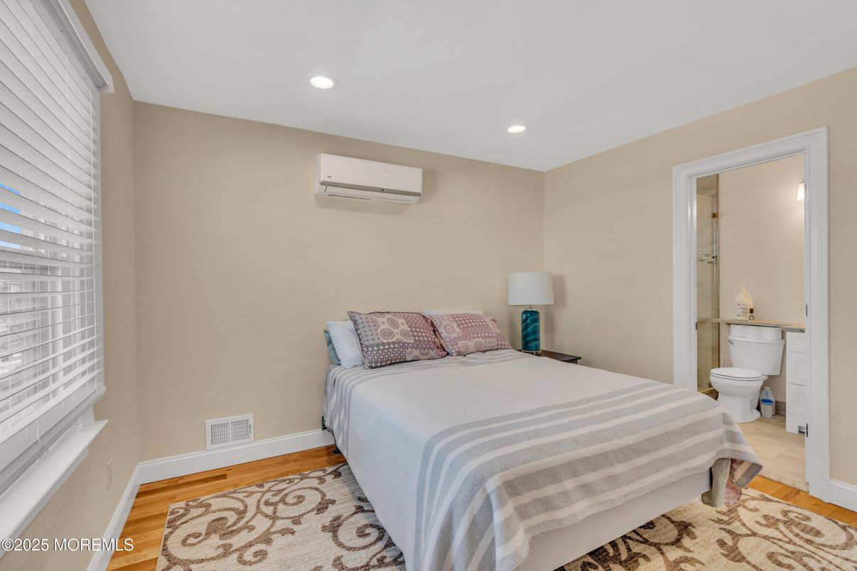 Bathroom, Bedroom, Interior, Recessed Lighting, Wood Texture Flooring