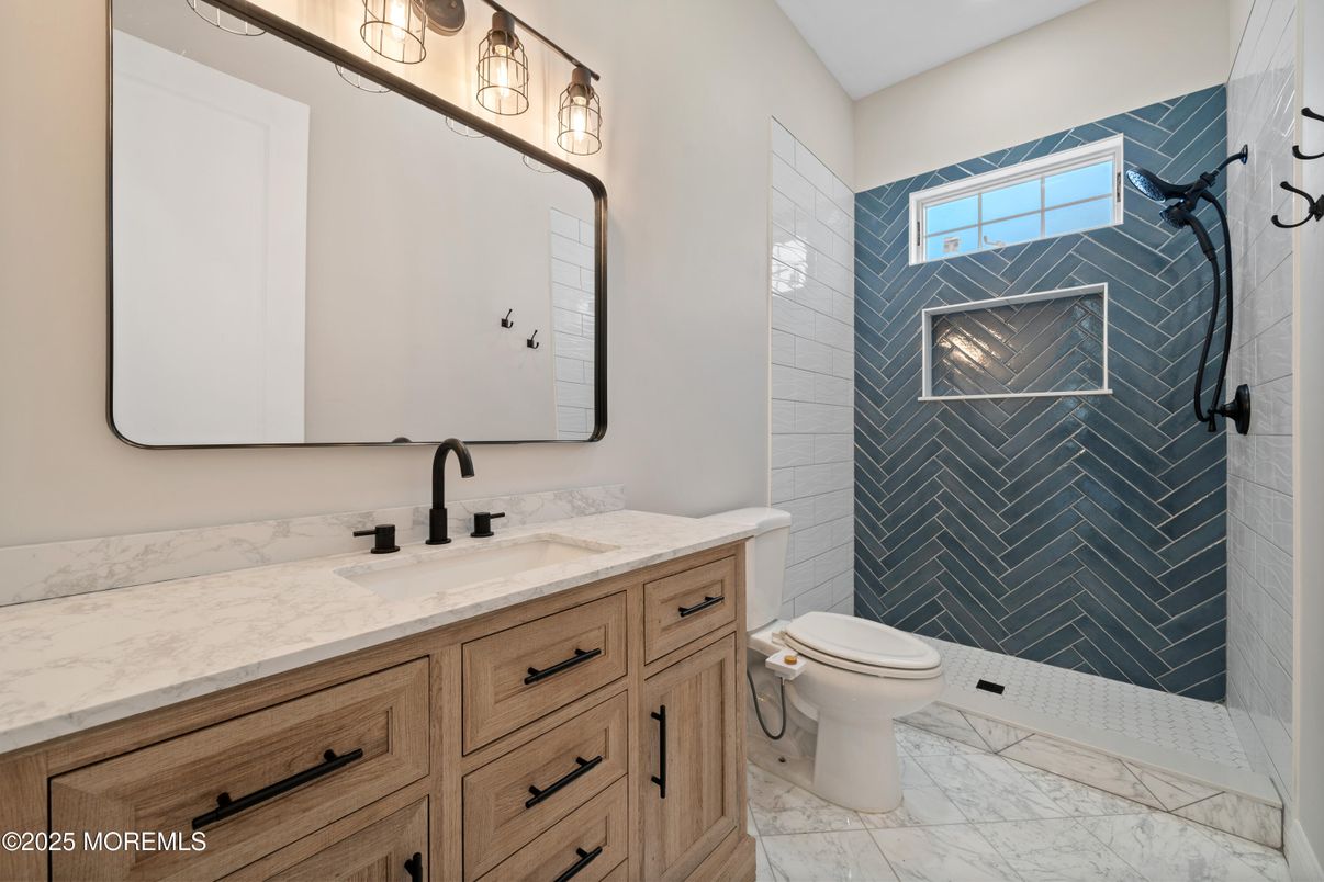 Bathroom, Interior, Marble, Recessed Lighting