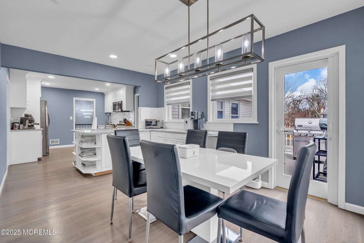 Dining room, Interior, Kitchen, Pendant Lights, Recessed Lighting, Wood Texture Flooring
