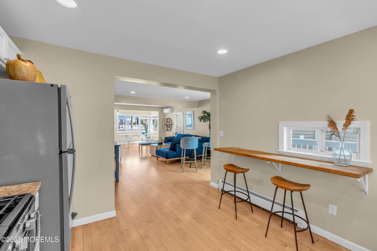 Dining room, Interior, Kitchen, Recessed Lighting, Wood Texture Flooring