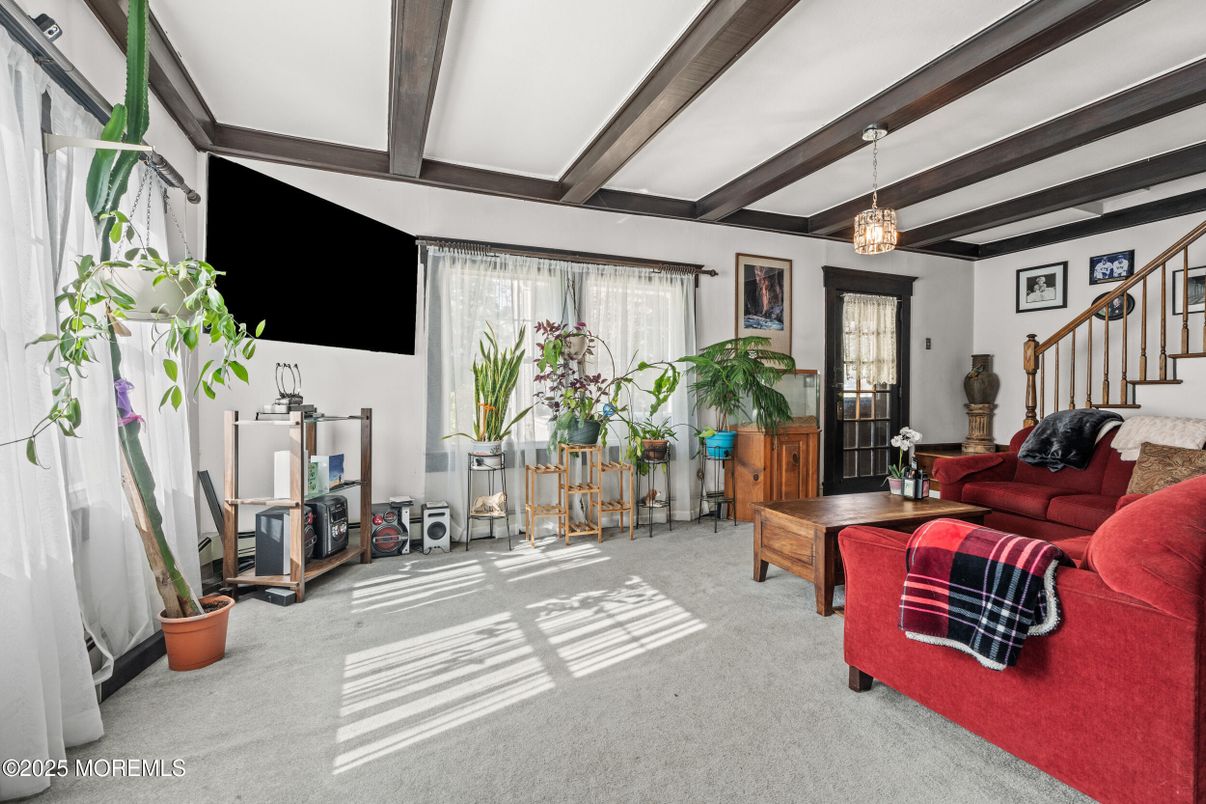 Interior, Living room, Pendant Lights, Wooden Beams