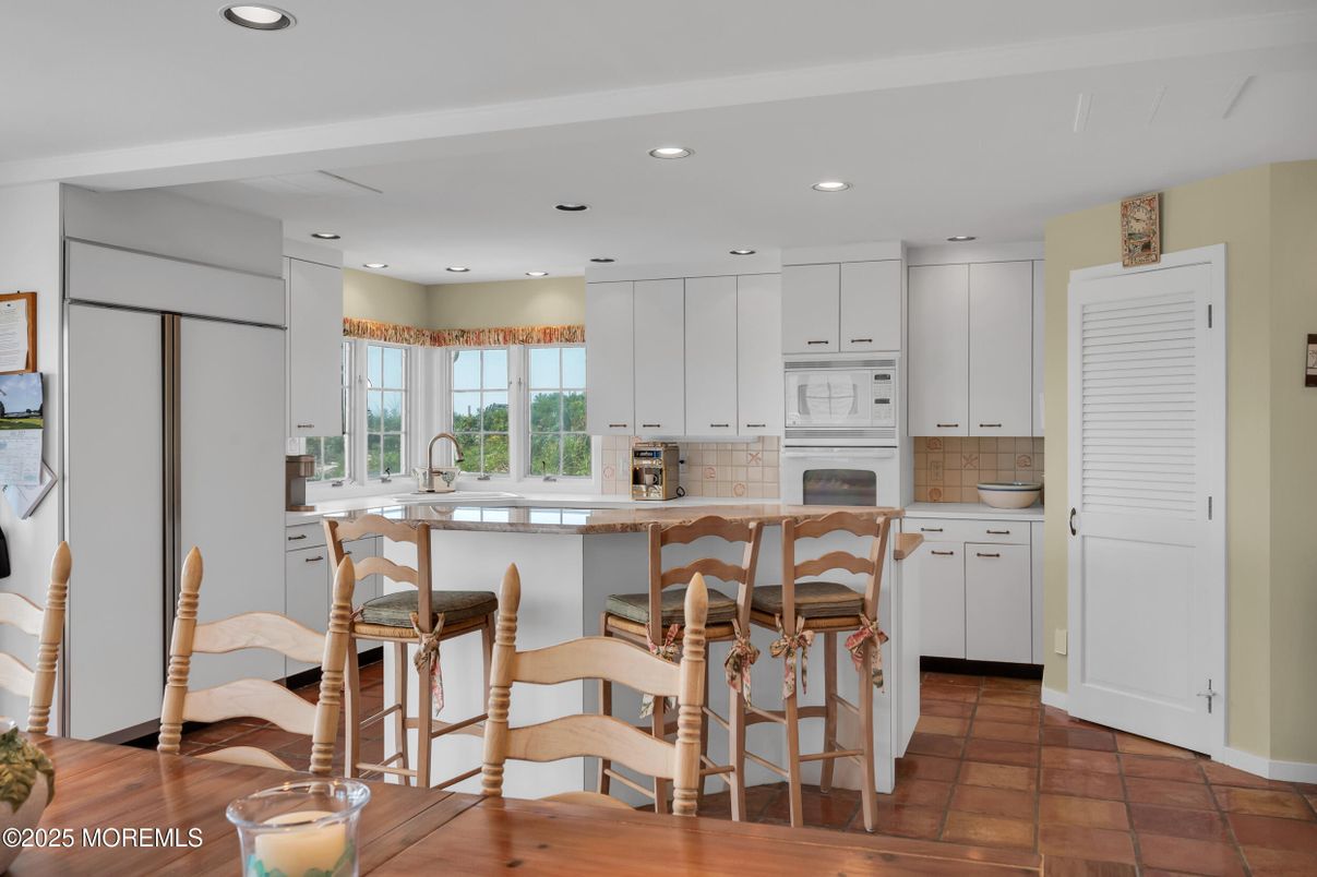 Dining room, Interior, Kitchen, Recessed Lighting