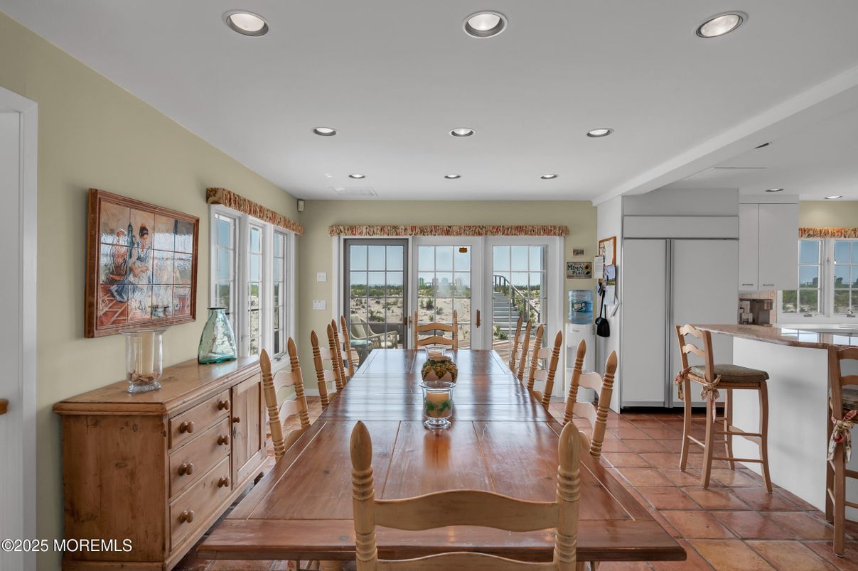 Dining room, Interior, Kitchen, Recessed Lighting